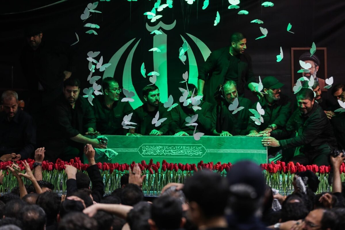  القائد الشهيد .. الموسيقى الرسمية لتشييع الجثمان الطاهر للشهید آية الله الخامنئي تُصدَر اليوم