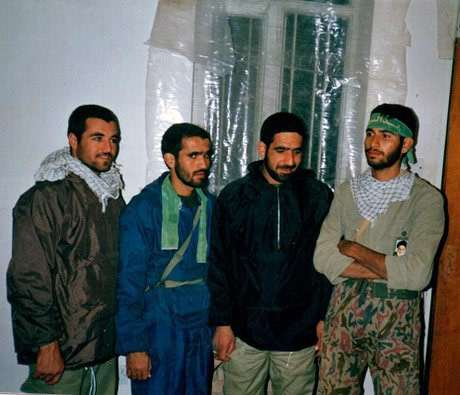 یک گوشی که ارزشش را ندارد .../ کتابی درباره شهیدی که سرش بر نیزه داعش رفت یک گوشی که ارزشش را ندارد .../ کتابی درباره شهیدی که سرش بر نیزه داعش رفت