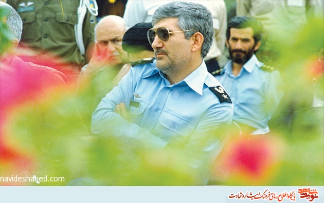 فرماند های که برای نیروی هوایی پدری کرد فرماند های که برای نیروی هوایی پدری کرد