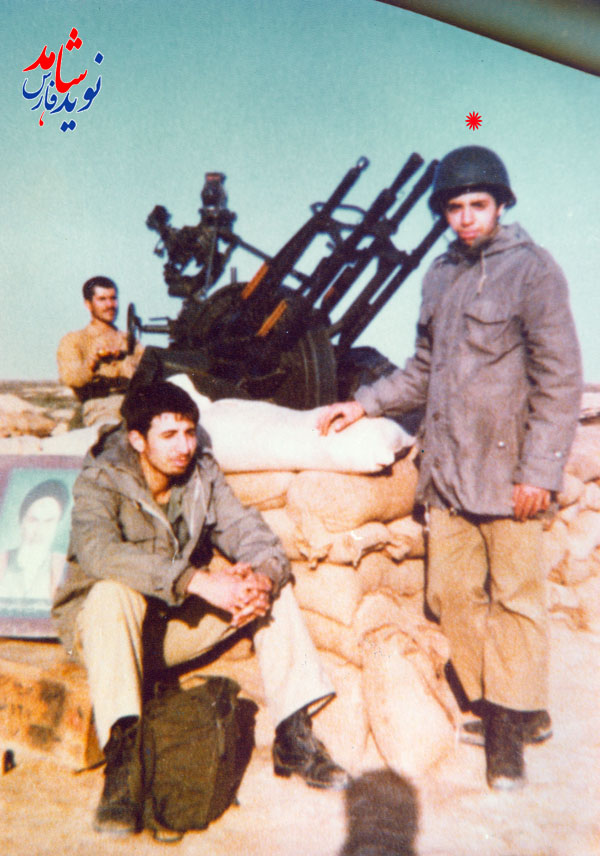 وصیت نامه شهيد جعفر نوروز علي زاده شيرازي / هم بدانيد که تا وقتي نفس مي کشم خواهم گفت که من فداي مکتب خميني ام وصیت نامه شهيد جعفر نوروز علي زاده شيرازي / هم بدانيد که تا وقتي نفس مي کشم خواهم گفت که من فداي مکتب خميني ام