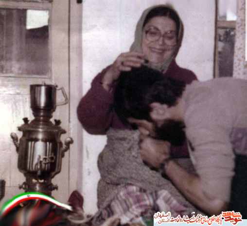 فرهنگ احسان والدین (پدر ومادر) در وصیتنامه شهدا اصفهان فرهنگ احسان والدین (پدر ومادر) در وصیتنامه شهدا اصفهان