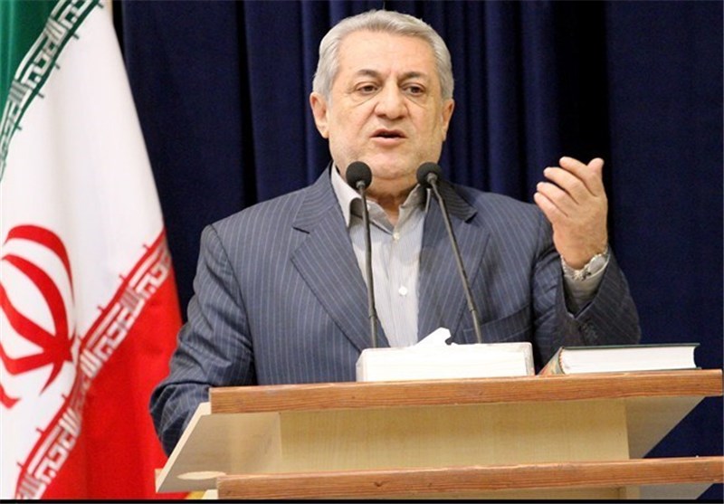 تجلیل از اسوه صبر و انتظار و همسر سردار شهید حسین همدانی تجلیل از اسوه صبر و انتظار و همسر سردار شهید حسین همدانی