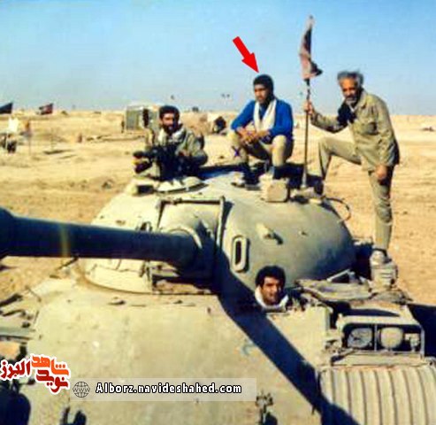 بوسه آخر مادر بر گونه پسری که شهید می شود بوسه آخر مادر بر گونه پسری که شهید می شود