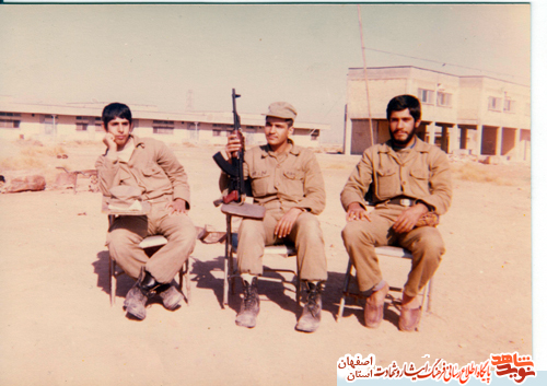 میخواهم نه یک بار بلکه صدبار فدای ماندن این اذان بشوم میخواهم نه یک بار بلکه صدبار فدای ماندن این اذان بشوم