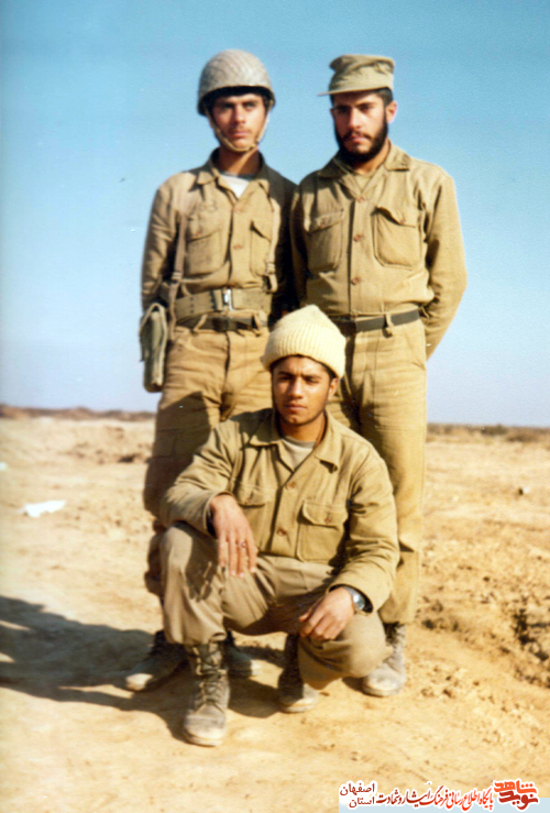 میخواهم نه یک بار بلکه صدبار فدای ماندن این اذان بشوم میخواهم نه یک بار بلکه صدبار فدای ماندن این اذان بشوم