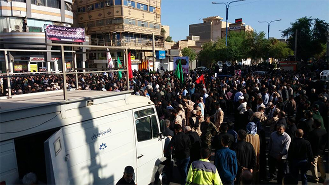 لحظه به لحظه با تشییع پیکر شهدای حادثه تروریستی اهواز لحظه به لحظه با تشییع پیکر شهدای حادثه تروریستی اهواز