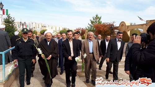 مزار شهدای بوکان غبارروبی و گلباران شد+ تصاویر مزار شهدای بوکان غبارروبی و گلباران شد+ تصاویر