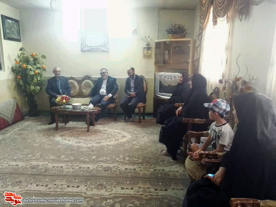 دیدار با خانواده شهید «علی اکبر پرچ» دیدار با خانواده شهید «علی اکبر پرچ»