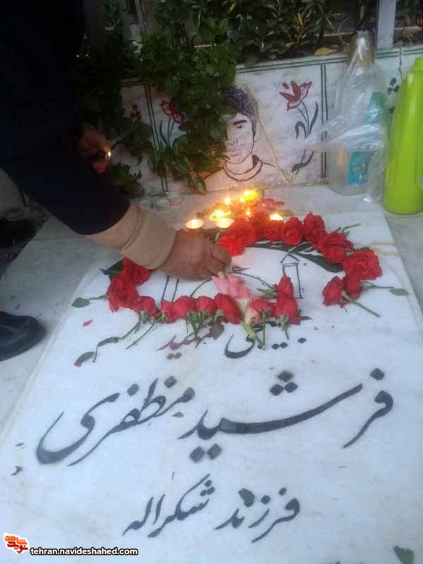 مادری که خود فرزند کمسنش را ثبتنام و راهی جبهه کرد مادری که خود فرزند کمسنش را ثبتنام و راهی جبهه کرد