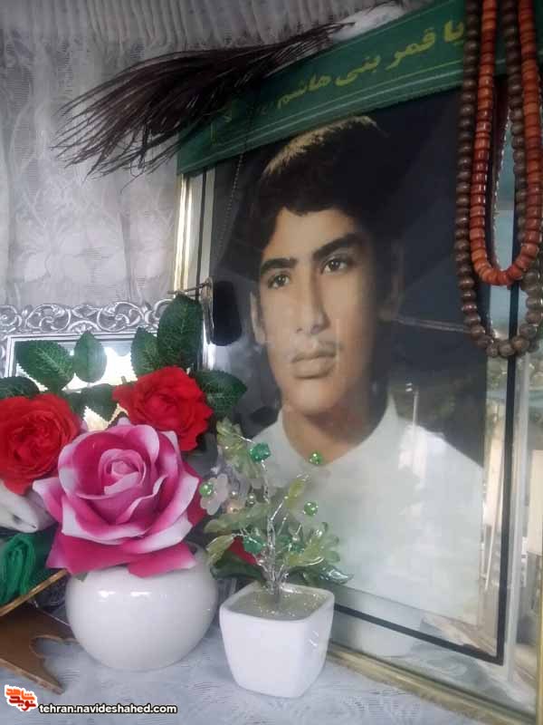 مادری که خود فرزند کمسنش را ثبتنام و راهی جبهه کرد مادری که خود فرزند کمسنش را ثبتنام و راهی جبهه کرد