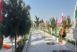 زیارت عاشورا و غبارروبی گلزار شهدای زاهدان