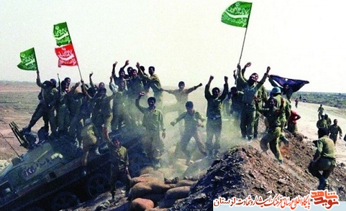 شهید «کاوه فنی» پرچم ایران را بر مناره مسجد جامع خرمشهر به اهتزاز درآورد