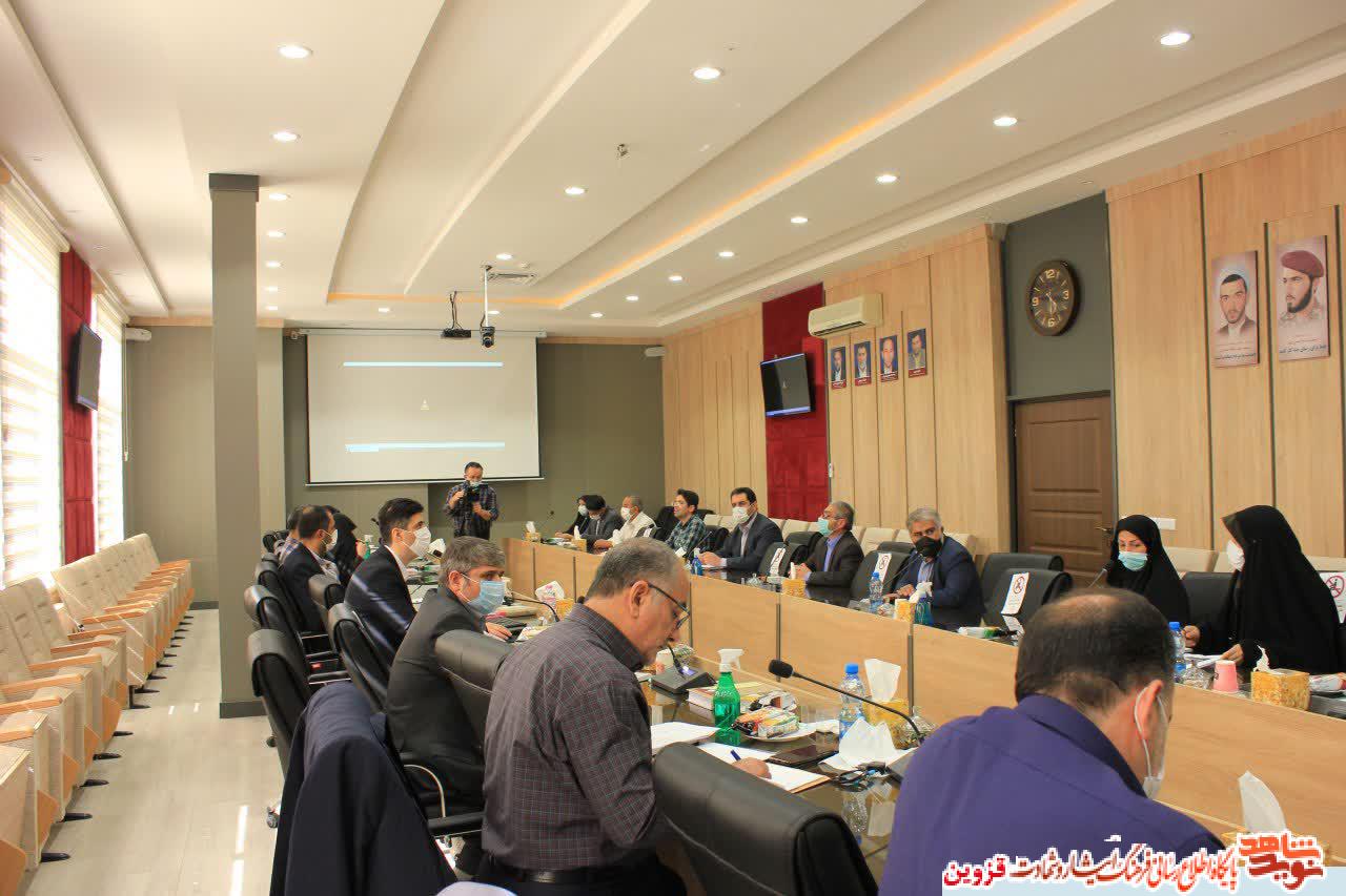 همه مدیران جهت خدمت به ایثارگران پای میدان باشند همه مدیران جهت خدمت به ایثارگران پای میدان باشند