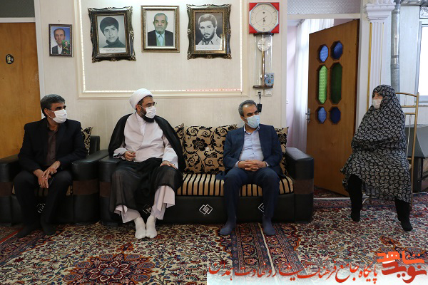گزارش تصویری| مسئولان استان همدان با خانوادههای شهدای سوم خرداد دیدار کردند گزارش تصویری| مسئولان استان همدان با خانوادههای شهدای سوم خرداد دیدار کردند