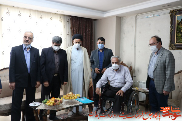 گزارش تصویری| مسئولان استان همدان با خانوادههای شهدای سوم خرداد دیدار کردند گزارش تصویری| مسئولان استان همدان با خانوادههای شهدای سوم خرداد دیدار کردند