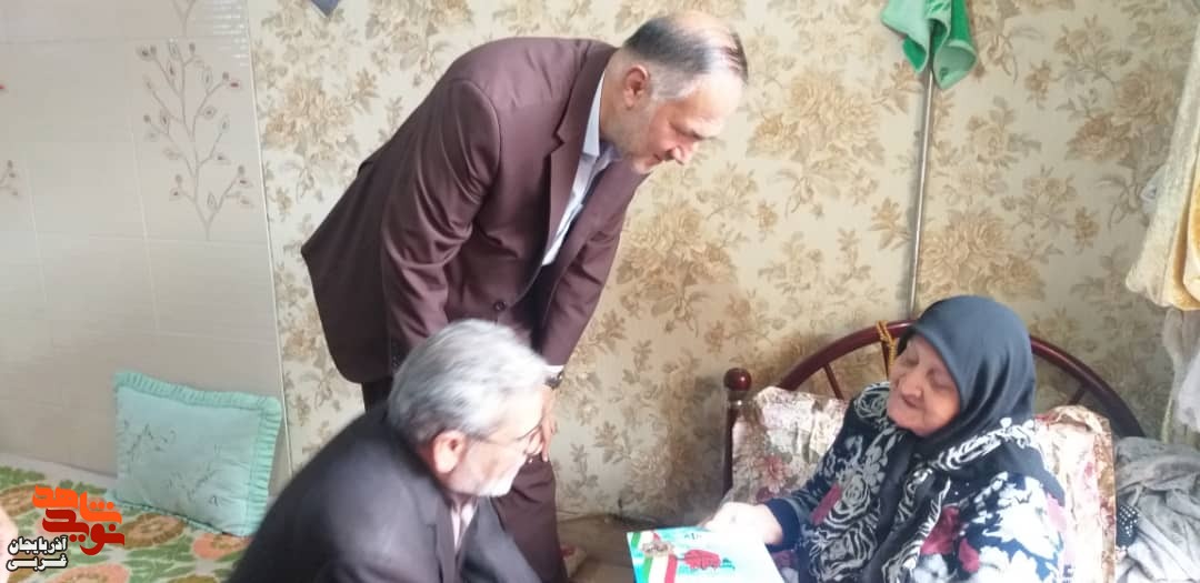 دیدار با خانواده شهید و جانباز 70 درصد سادات دیدار با خانواده شهید و جانباز 70 درصد سادات