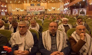 تجلیل از والدین شهدای مدافع حرم و پیشکسوتان دفاع مقدس