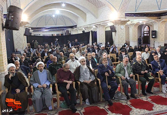 نشست صمیمی نماینده ولی‌فقیه در استان قزوین با جمعی از ایثارگران