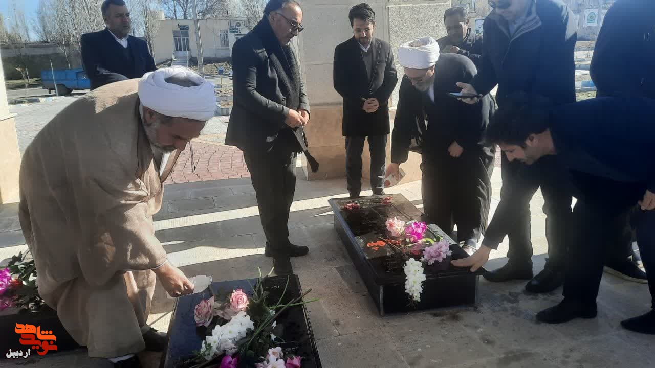 آیین میهمانی لاله‌ها در اردبیل برگزار شد+ عکس