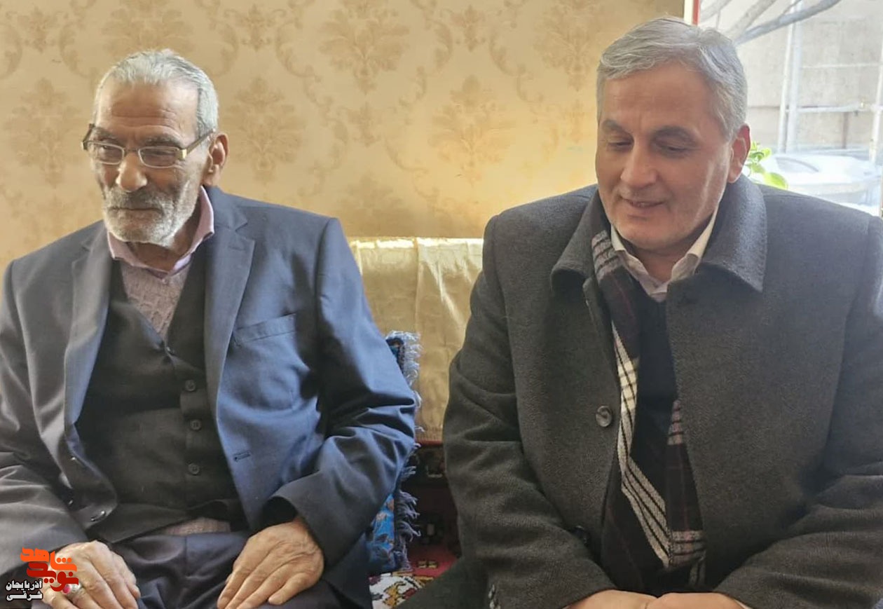 سلمانی با خانواده ۵ تن از شهیدان استان دیدار تازه کرد