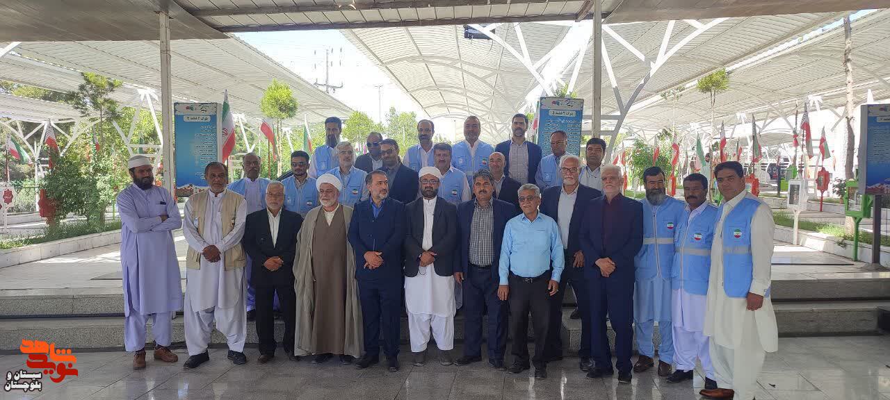 تجدید میثاق مدیران، کارگزاران و زائران خانه خدا با شهدا