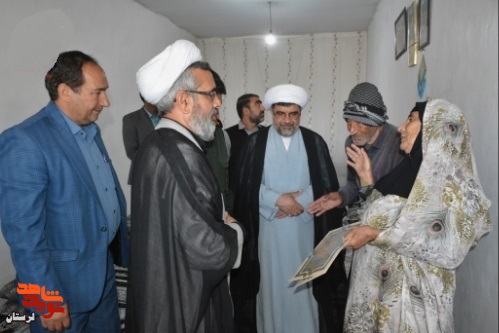 تکریم والدین شهدای بیرانشهر توسط فرمانده سپاه حضرت ابوالفضل «ع»
