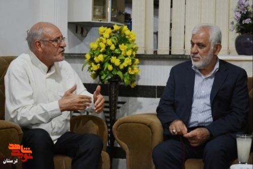 دیدار استاندار لرستان با خانواده شهیدان «اسکندر و حیدر تقی زاده»