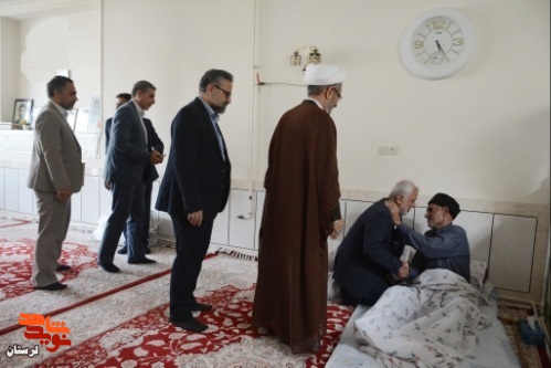 دیدار استاندار لرستان با خانواده شهید «سیدشیرخدا موسوی»