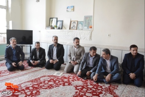 دیدار استاندار لرستان با خانواده شهید «سیدشیرخدا موسوی»