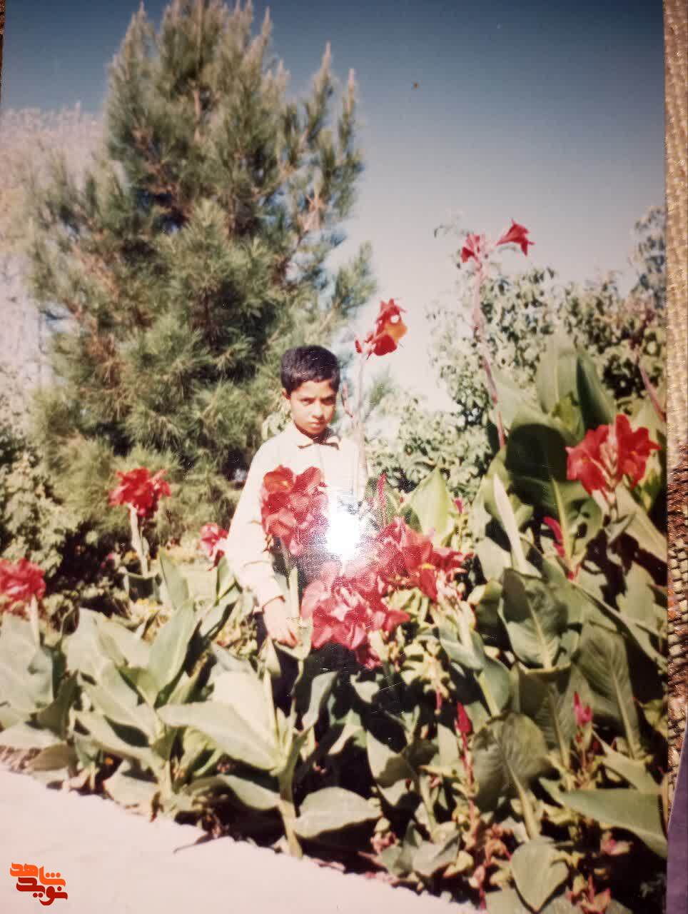 رهبر انقلاب از ما اجازه خواستند عکس محمد را همراه خود نگه دارند/  محمد جا پای برادر مفقودالاثرم گذاشت