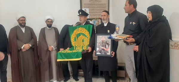 حضور کاروان زیر سایه خورشید در منزل شهید «فرشید میریان»