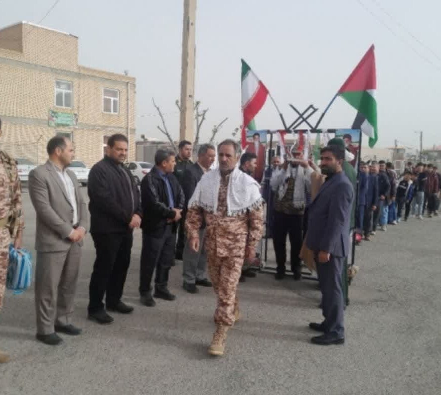 نخستین کاروان راهیان نور نقده در سال 1404 به مناطق عملیاتی غرب اعزام شد