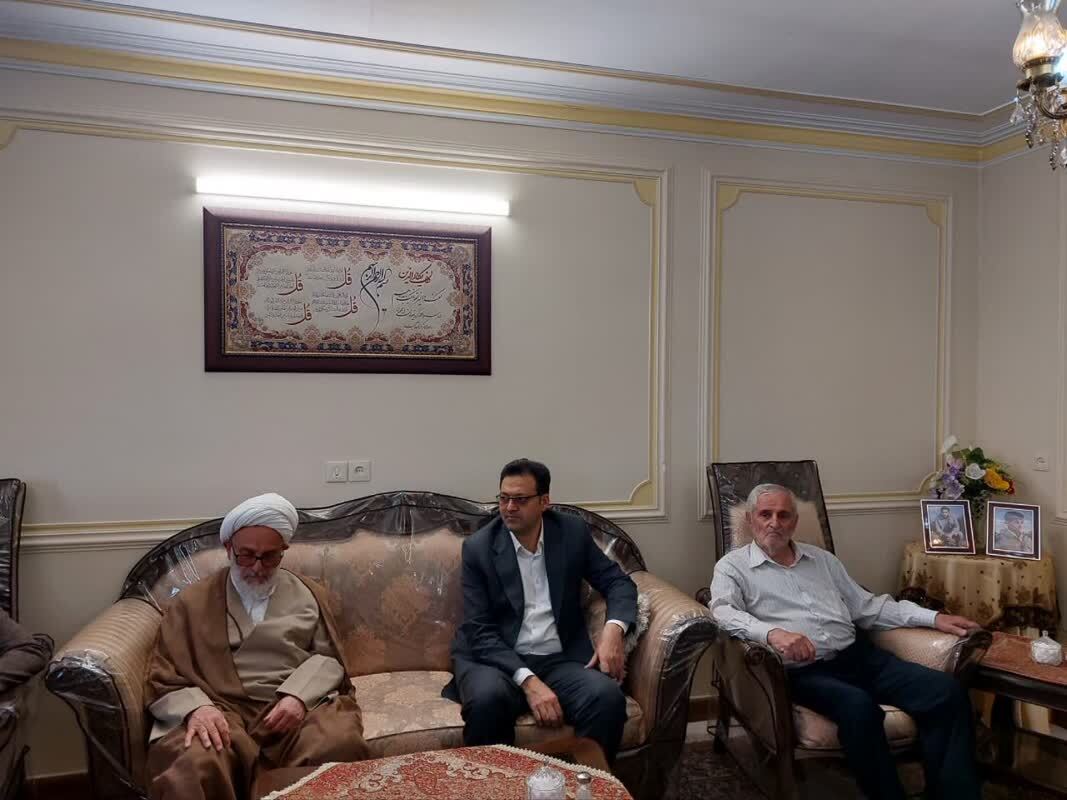 مزار شهدای «سبو کوچک» در لواسانات گلباران و عطرافشانی شد