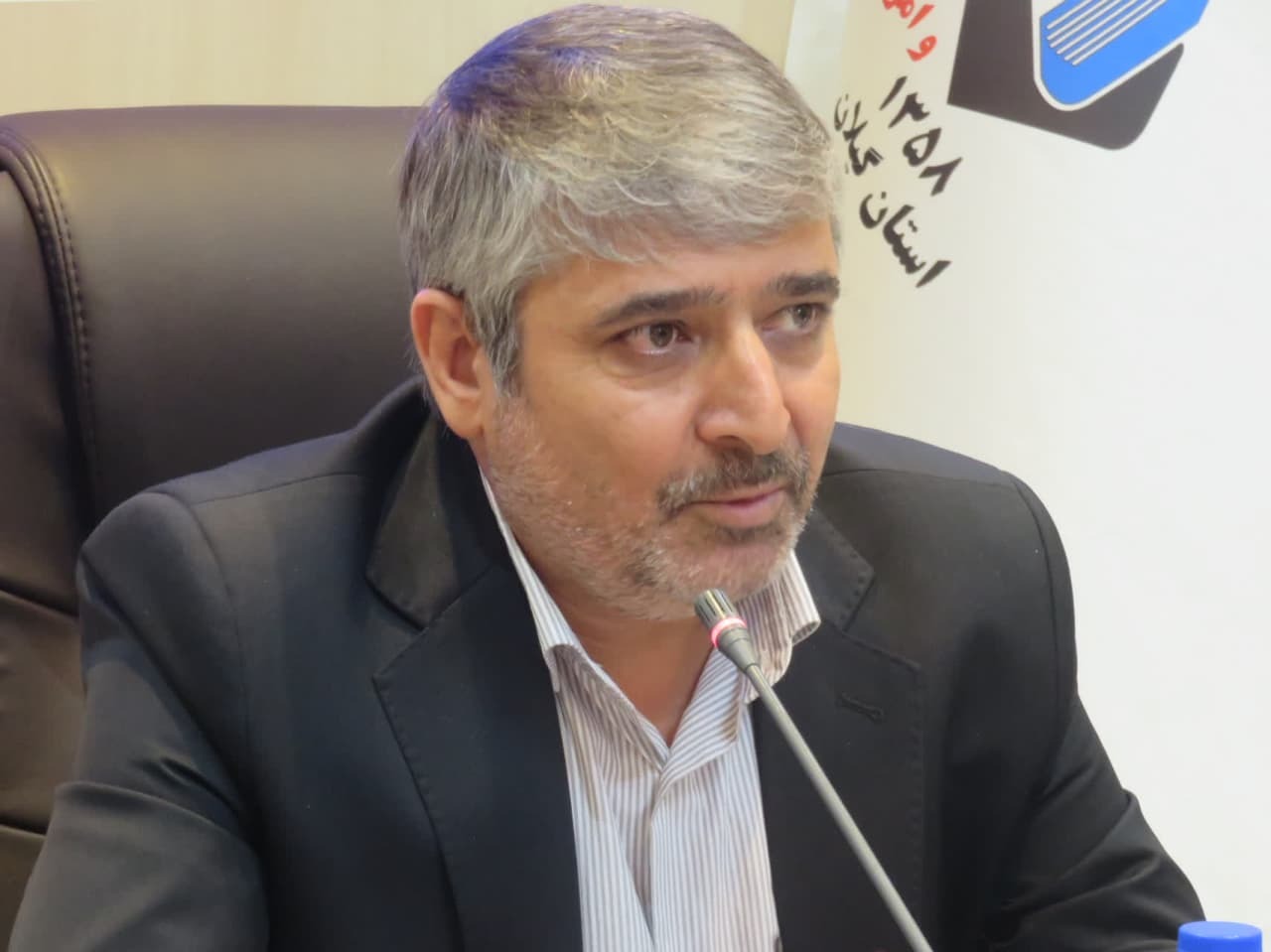 نشست صمیمی مدیرکل اسناد و انتشارات بنیاد شهید با نویسندگان گیلانی حوزه ایثار و شهادت برگزار شد