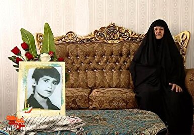  همیشه عکس امام خمینی روی سینه‌اش بود