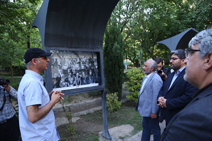 تصاویر/ نمایشگاه عکس «شروع ماجرا» در خانه هنرمندان ایران افتتاح شد