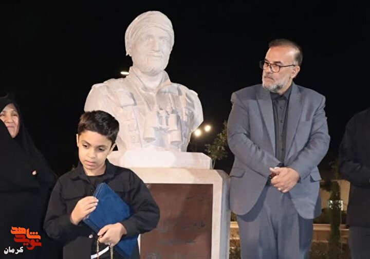 سردیس شهید مدافع حرم «غلامرضا لنگری‌زاده» در کرمان رونمایی شد