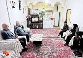 دیدار مدیرکل بنیاد شهید کرمان با خانواده‌های شهدا...