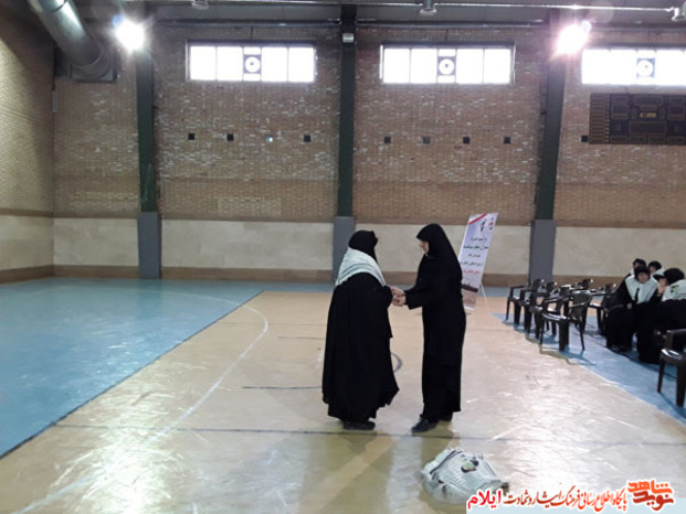 اعزام همسران شهدا به اردوی راهیان نور مناطق عملیاتی استان ایلام