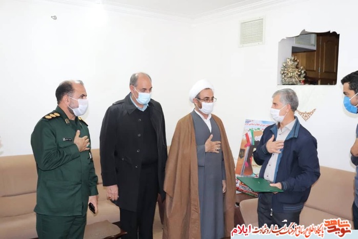 دیدار با خانواده های شهدای انقلاب در ایام الله دهه فجر