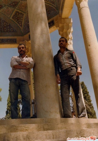 نفر سمت راست شهید احمد امی