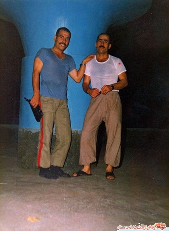 نفر سمت راست شهید احمد امی
