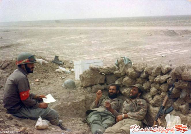 از چپ: شهید مهدی اسدی - شهید رحیم آنجفی - تقی اسحاقی