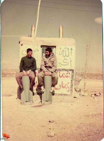 سمت راست : شهید محمدرضا رمضانی