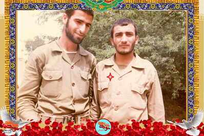 نفر سمت راست شهید علی‌اکبر ابراهیمی