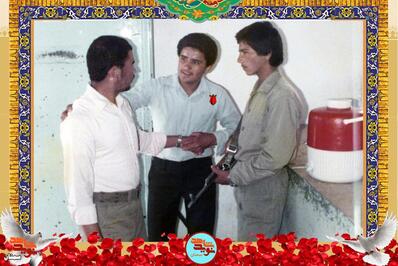 نفر وسط شهید حسین یحیی